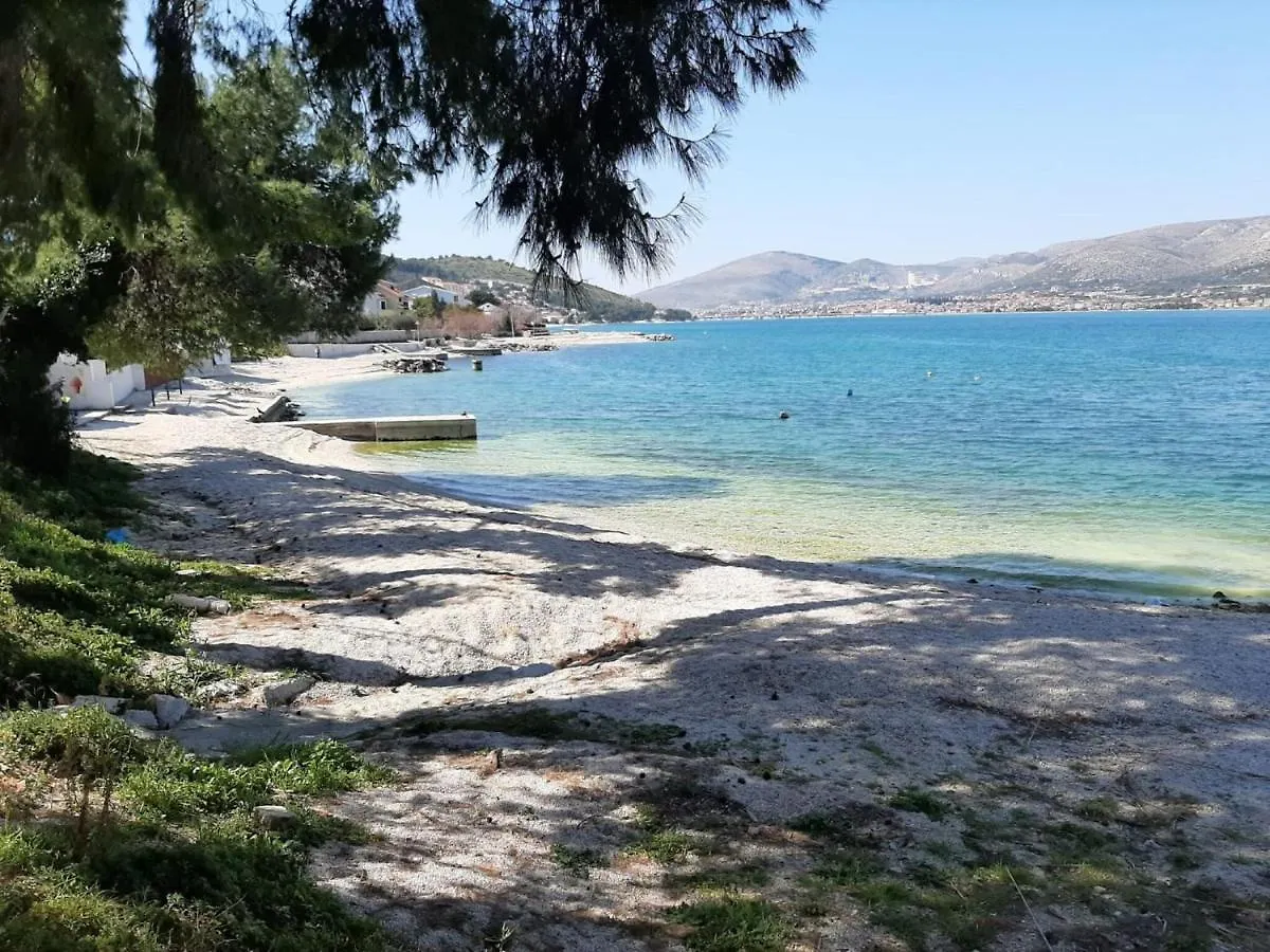 Sea-View Apartment In Mastrinka - Trogir With Balcony