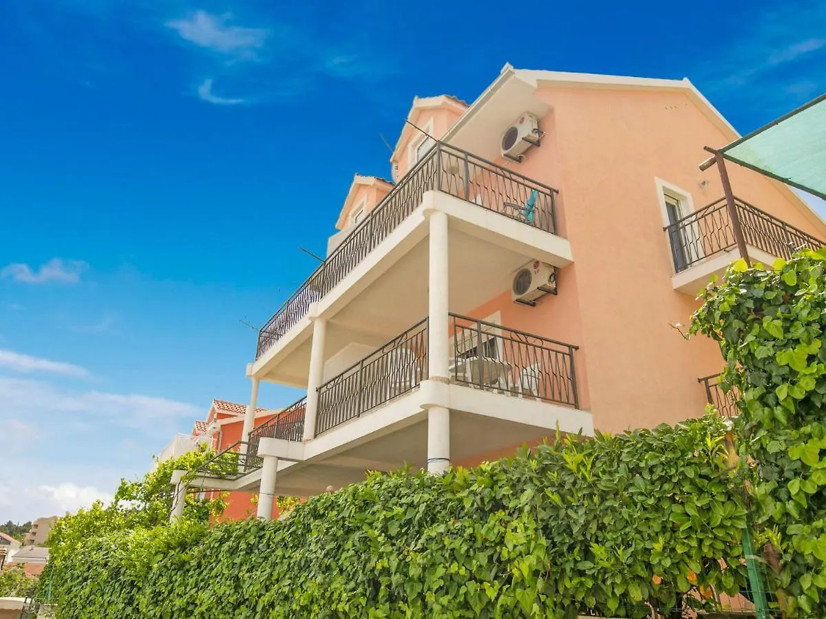Sea-View Apartment In Mastrinka - Trogir With Balcony