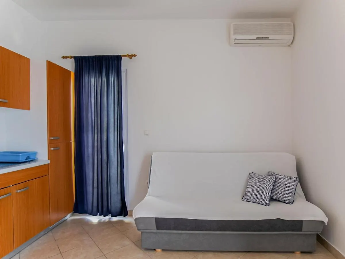 Sea-View Apartment In Mastrinka - Trogir With Balcony