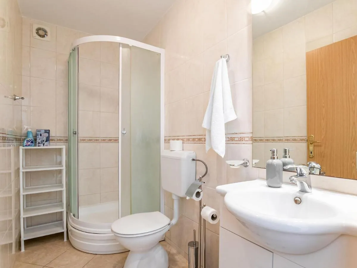 Sea-View Apartment In Mastrinka - Trogir With Balcony