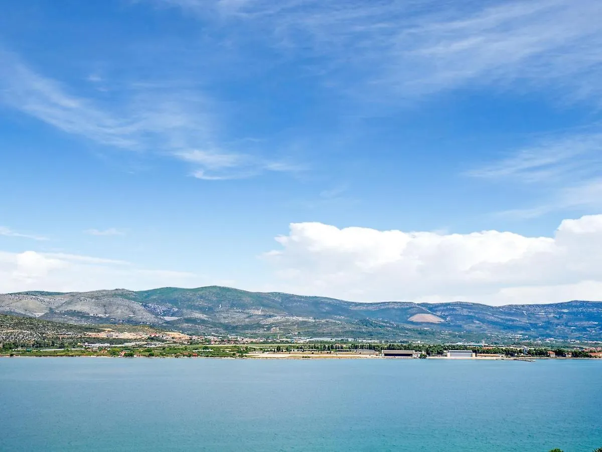 Sea-View Apartment In Mastrinka - Trogir With Balcony Croatia